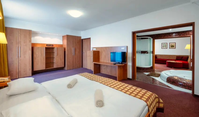 Hunguest Hotel Pelion  Tapolca - Mjus 1. htvge (1 jtl)