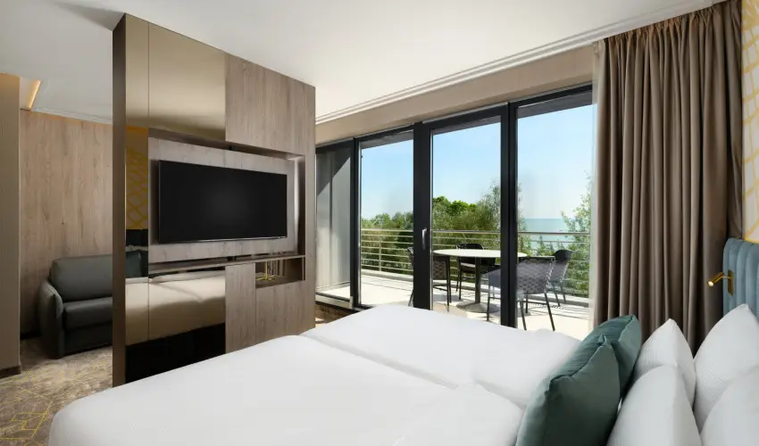 Kenese Bay Garden Resort & Conference Balatonkenese - Május 1. - teljes előrefizetéssel