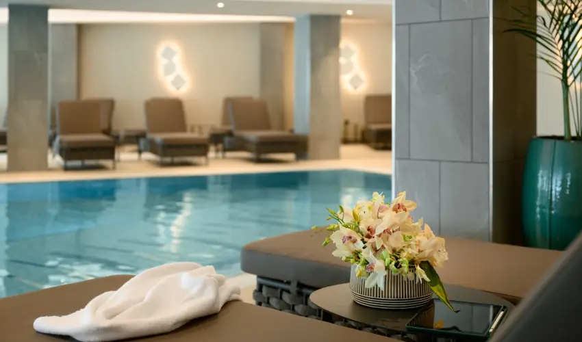 Kenese Bay Garden Resort & Conference Balatonkenese - Május 1. - teljes előrefizetéssel