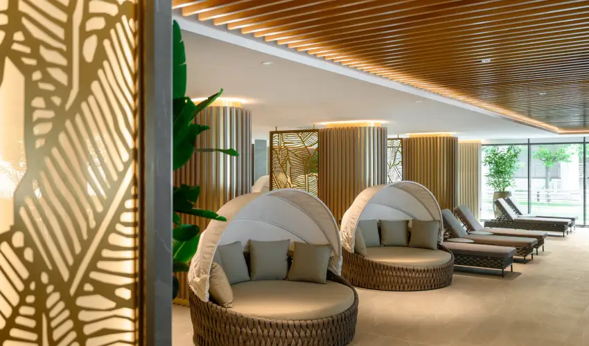 Kenese Bay Garden Resort & Conference Balatonkenese - Május 1. - teljes előrefizetéssel