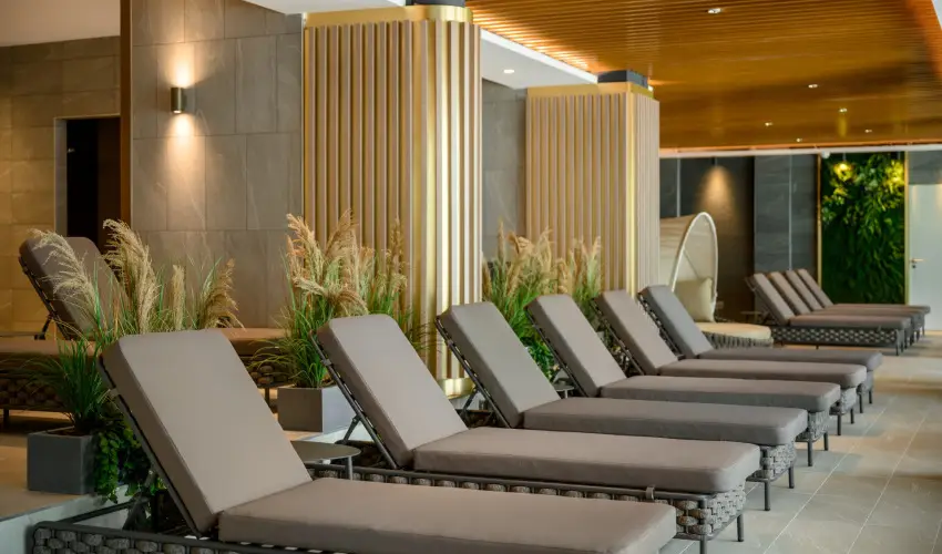 Kenese Bay Garden Resort & Conference Balatonkenese - Május 1. - teljes előrefizetéssel
