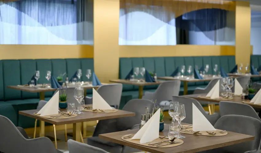 Kenese Bay Garden Resort & Conference Balatonkenese - Május 1. - teljes előrefizetéssel