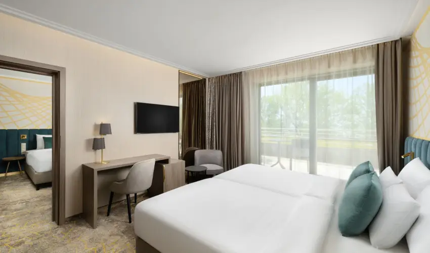 Kenese Bay Garden Resort & Conference Balatonkenese - Május 1. - teljes előrefizetéssel