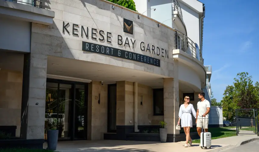 Kenese Bay Garden Resort & Conference Balatonkenese - Május 1. - teljes előrefizetéssel
