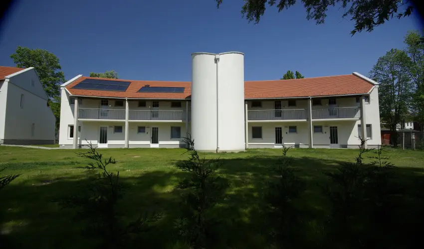 Term�l Apartmanok & Kemping Hark�ny Hark�ny - M�jus 1.