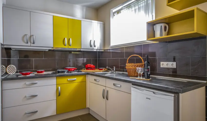 Term�l Apartmanok & Kemping Hark�ny Hark�ny - M�jus 1.