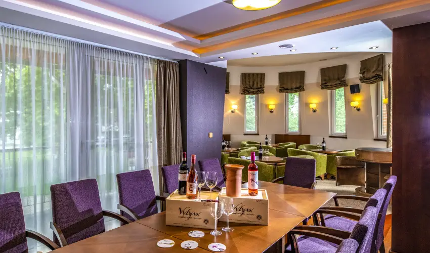 Term�l Apartmanok & Kemping Hark�ny Hark�ny - M�jus 1.