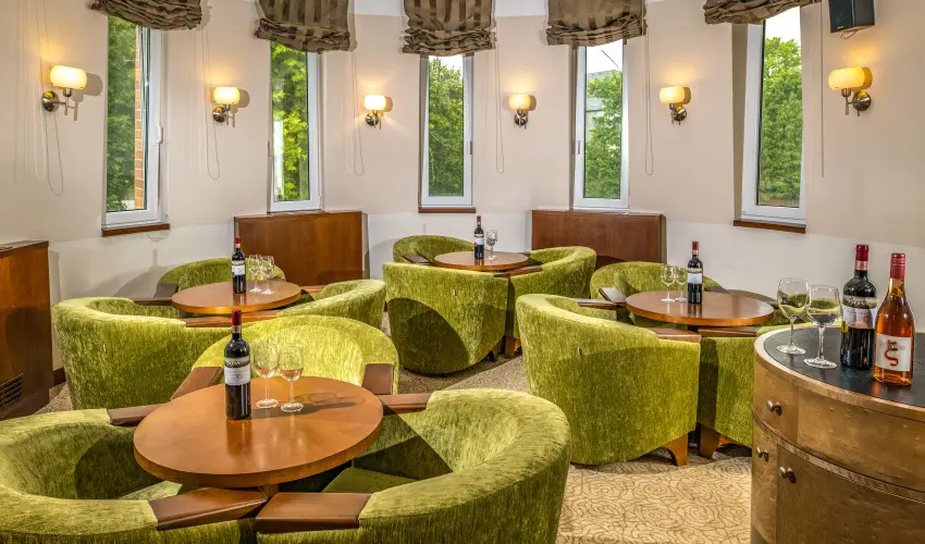 Term�l Apartmanok & Kemping Hark�ny Hark�ny - M�jus 1.