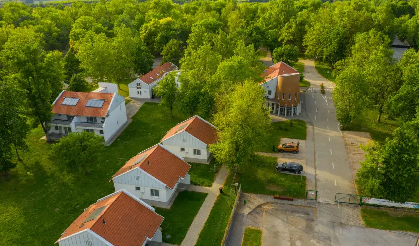 Term�l Apartmanok & Kemping Hark�ny Hark�ny - M�jus 1.