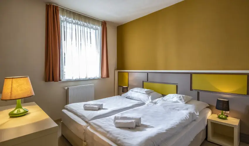 Term�l Apartmanok & Kemping Hark�ny Hark�ny - M�jus 1. - teljes el�refizet�ssel