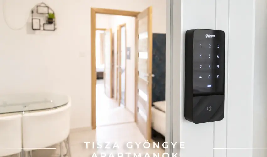 Tisza Gy�ngye Apartmanok Szeged - M�jus 1.