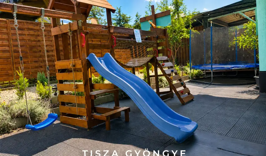 Tisza Gy�ngye Apartmanok Szeged - M�jus 1.