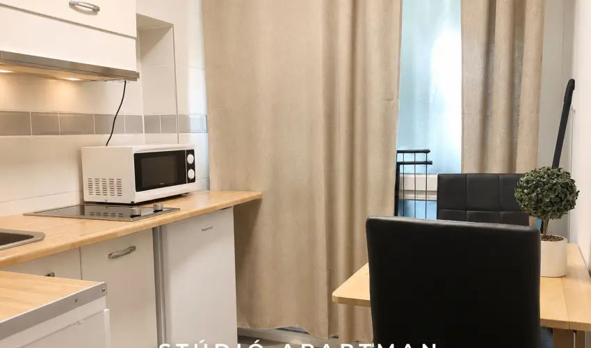 Tisza Gy�ngye Apartmanok Szeged - M�jus 1.