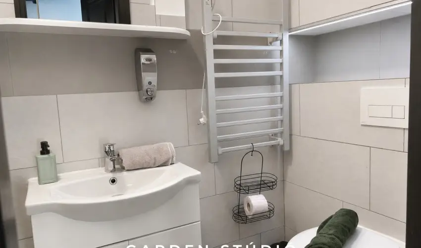 Tisza Gy�ngye Apartmanok Szeged - M�jus 1.