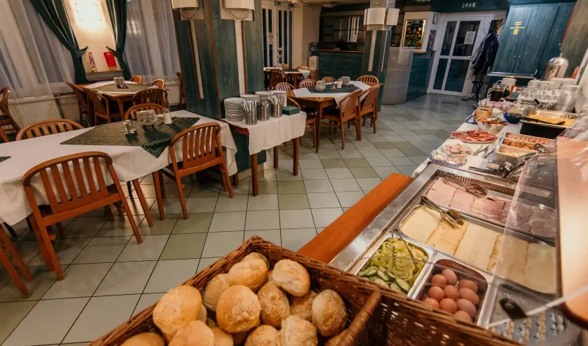 Tisza Sport Hotel Szeged - Mjus 1. 