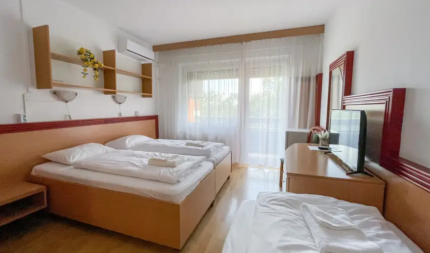 Tisza Sport Hotel Szeged - Mjus 1. 