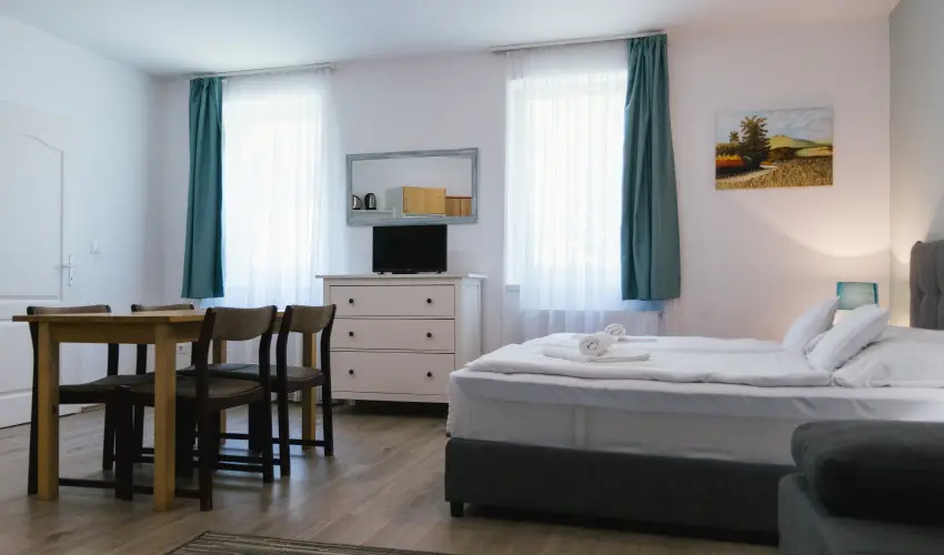 T-Part Panzi & Rendezvnykzpont Kszeg - Mjus 1.