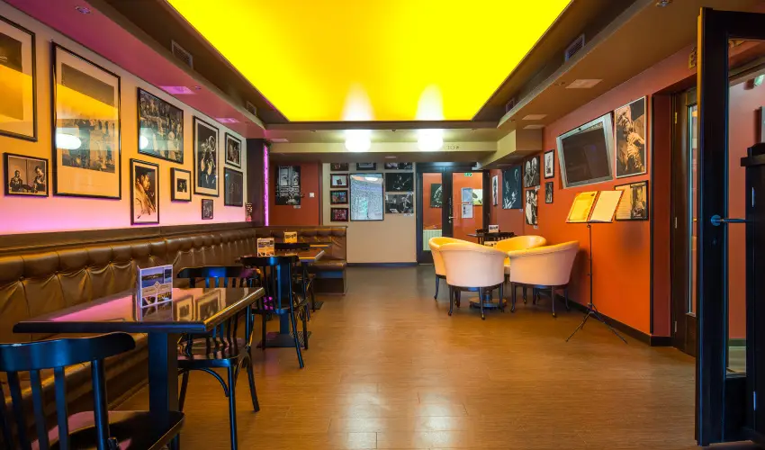 T Wellness Hotel Bnk - Majlis