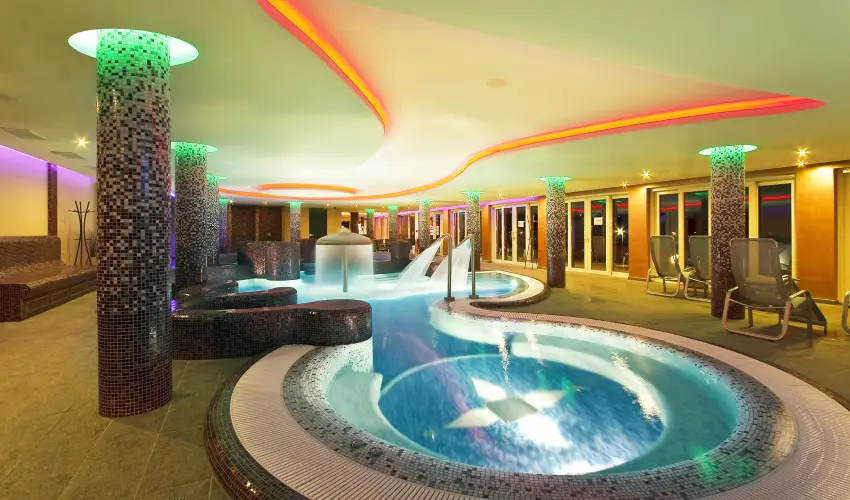 T Wellness Hotel Bnk - Majlis