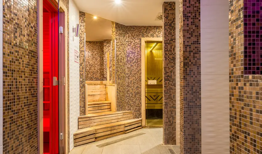 T Wellness Hotel Bnk - Majlis