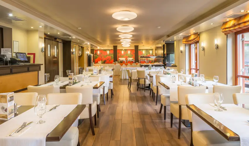 T Wellness Hotel Bnk - Majlis