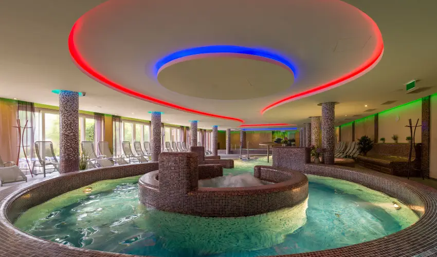 T Wellness Hotel Bnk - Majlis