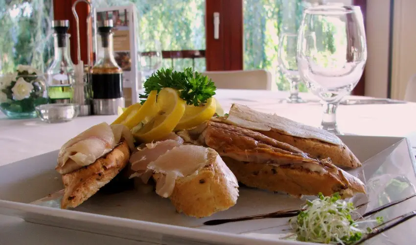 T Wellness Hotel Bnk - Majlis