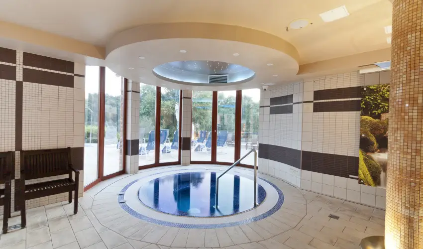 T Wellness Hotel Bnk - Majlis