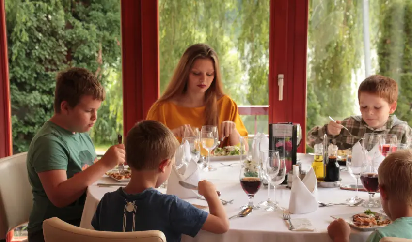 T Wellness Hotel Bnk - Majlis