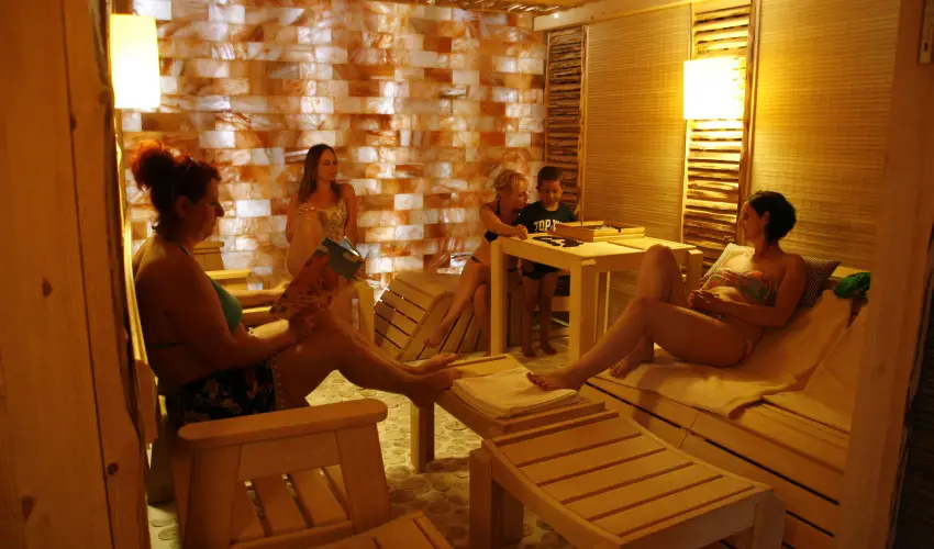 T Wellness Hotel Bnk - Majlis