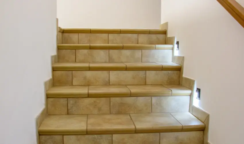 Tulipn Vendghz rvnyes - Mjus 1. (min. 2 j)