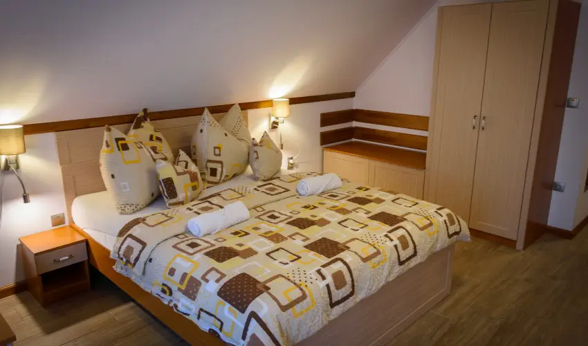 Tulipn Vendghz rvnyes - Mjus 1. (min. 2 j)