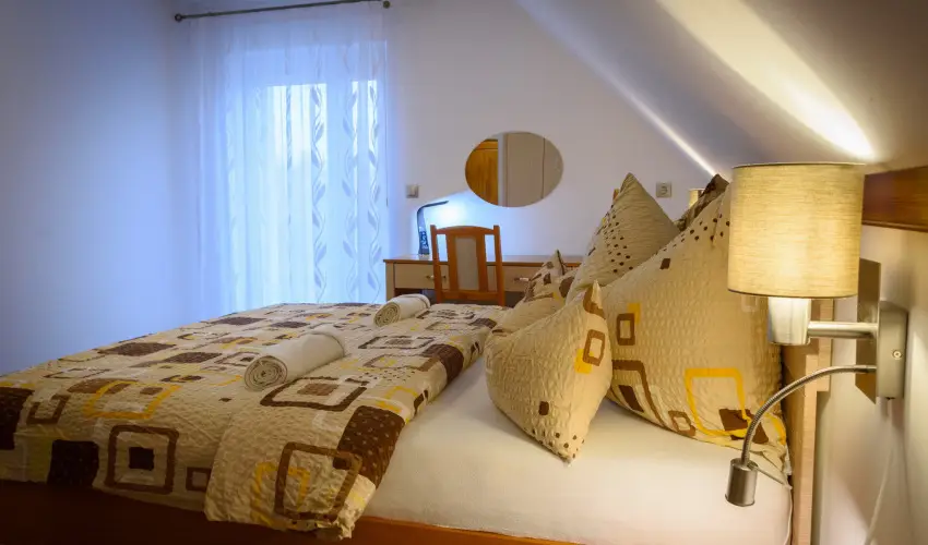 Tulipn Vendghz rvnyes - Mjus 1. (min. 2 j)