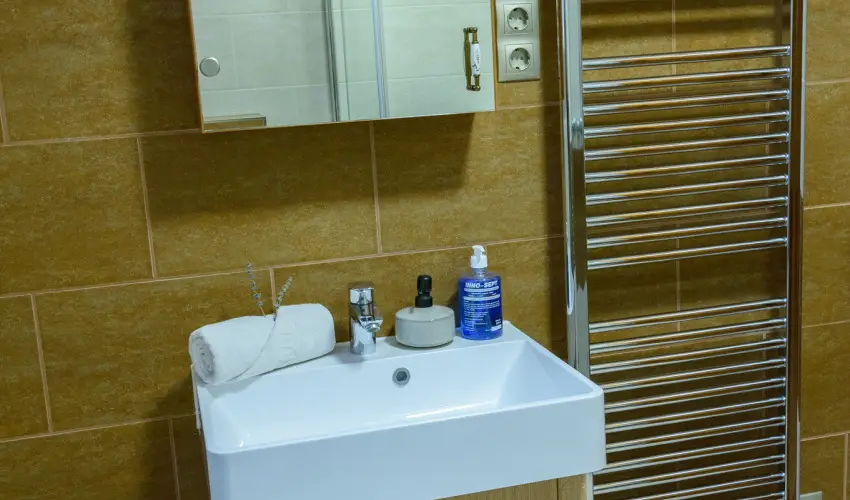 Tulipn Vendghz rvnyes - Mjus 1. (min. 2 j)