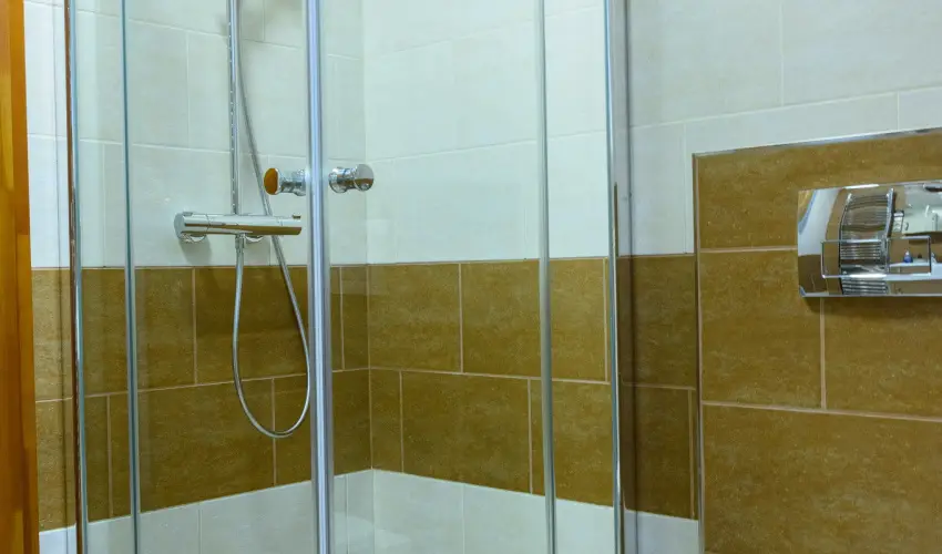 Tulipn Vendghz rvnyes - Mjus 1. (min. 2 j)