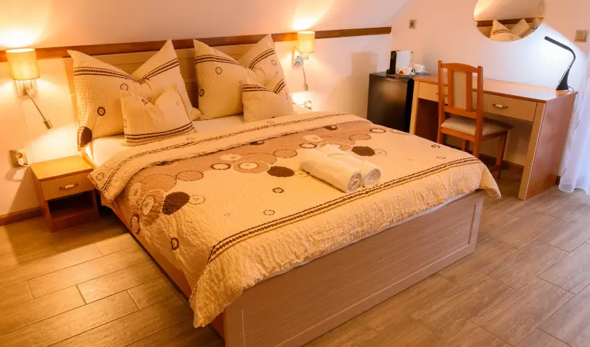 Tulipn Vendghz rvnyes - Mjus 1. (min. 2 j)