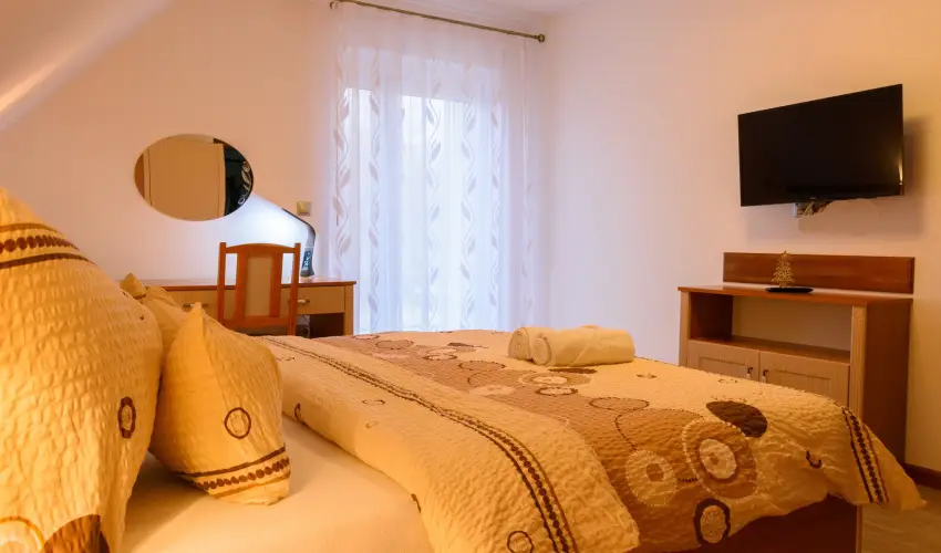 Tulipn Vendghz rvnyes - Mjus 1. (min. 2 j)