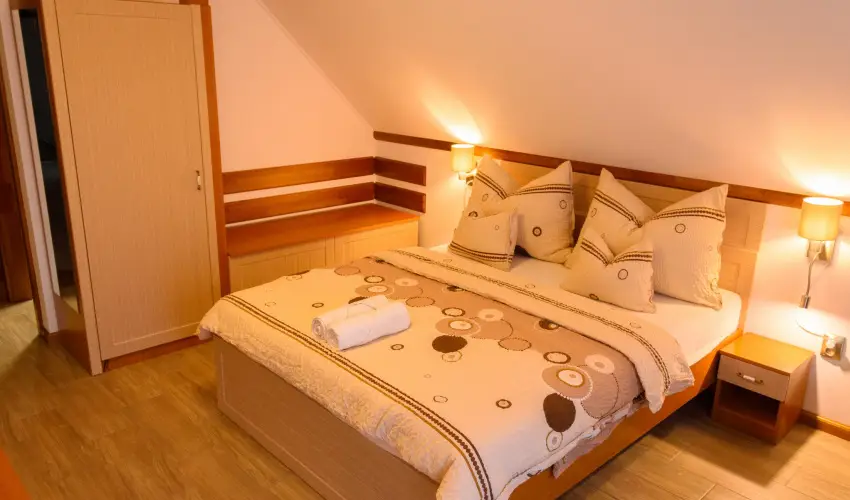 Tulipn Vendghz rvnyes - Mjus 1. (min. 2 j)