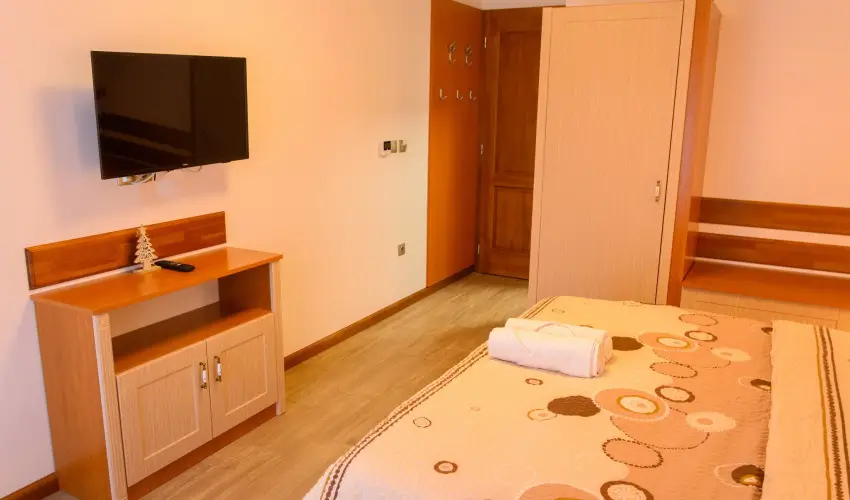 Tulipn Vendghz rvnyes - Mjus 1. (min. 2 j)