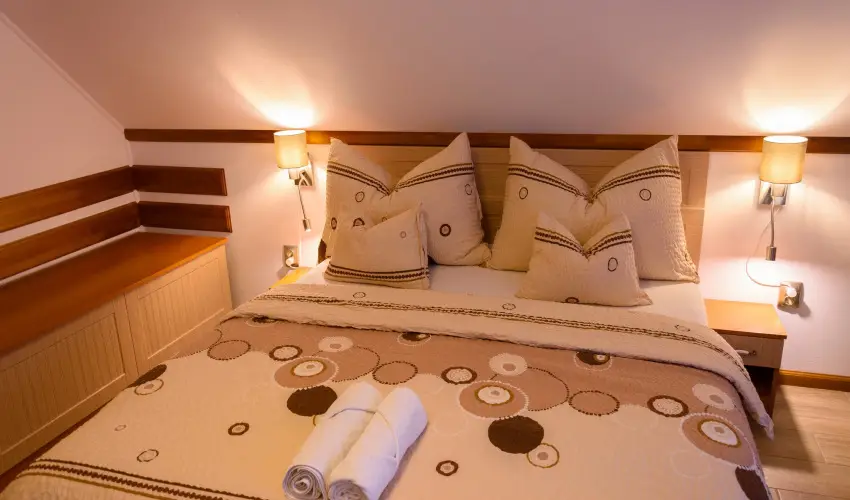 Tulipn Vendghz rvnyes - Mjus 1. (min. 2 j)