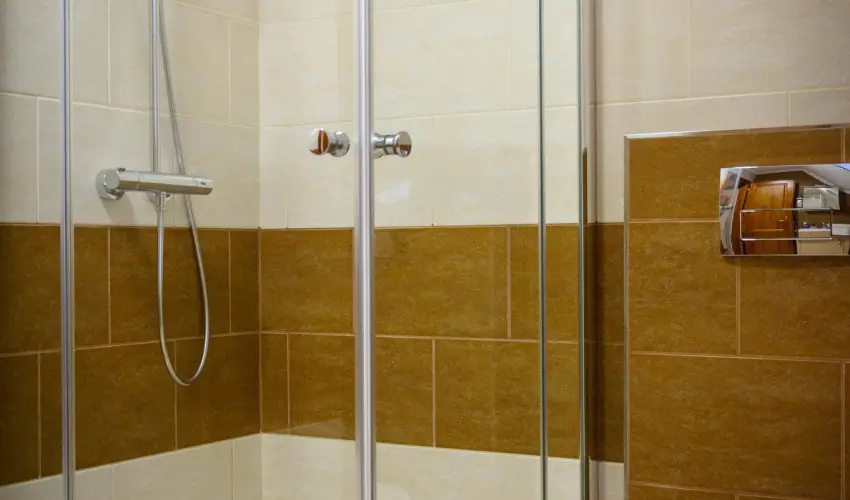 Tulipn Vendghz rvnyes - Mjus 1. (min. 2 j)