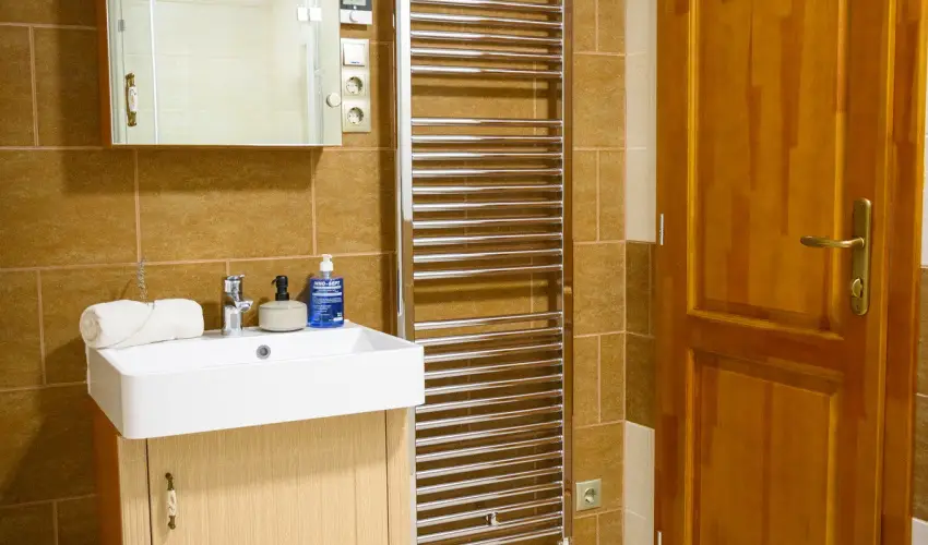 Tulipn Vendghz rvnyes - Mjus 1. (min. 2 j)