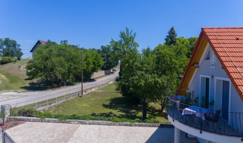 Tulipn Vendghz rvnyes - Mjus 1. (min. 2 j)