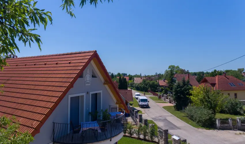 Tulipn Vendghz rvnyes - Mjus 1. (min. 2 j)