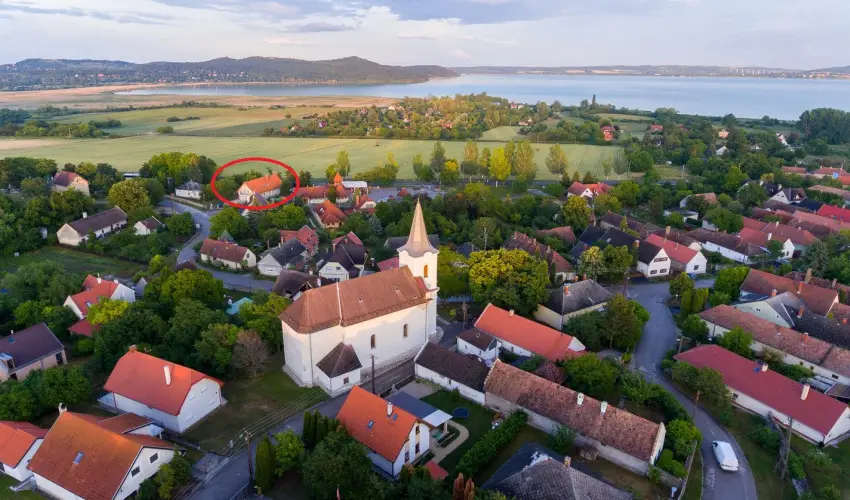 Tulipn Vendghz rvnyes - Mjus 1. (min. 2 j)