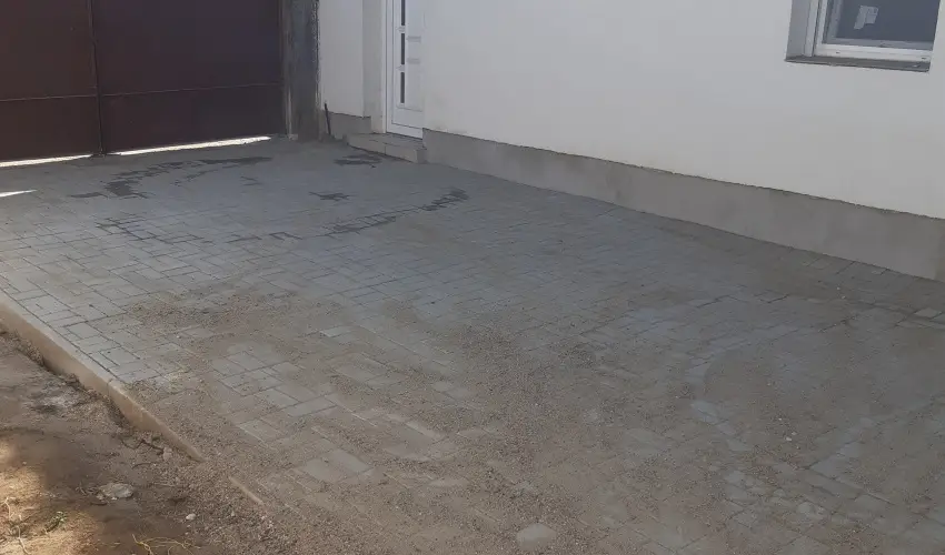 Tulip�nos Vend�gh�z �r - M�jus 1.