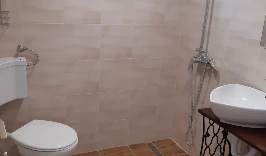 Tulip�nos Vend�gh�z �r - M�jus 1.