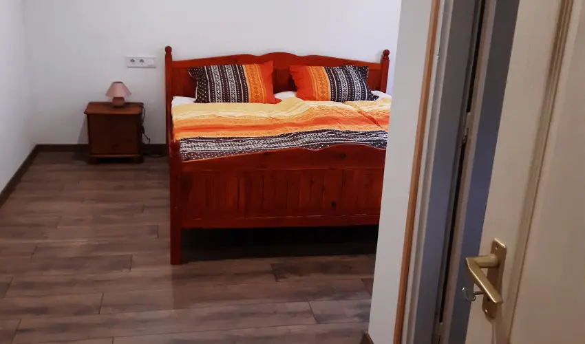 Tulip�nos Vend�gh�z �r - M�jus 1.