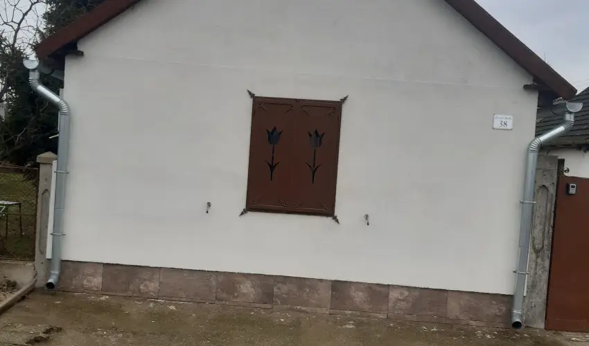 Tulip�nos Vend�gh�z �r - M�jus 1.