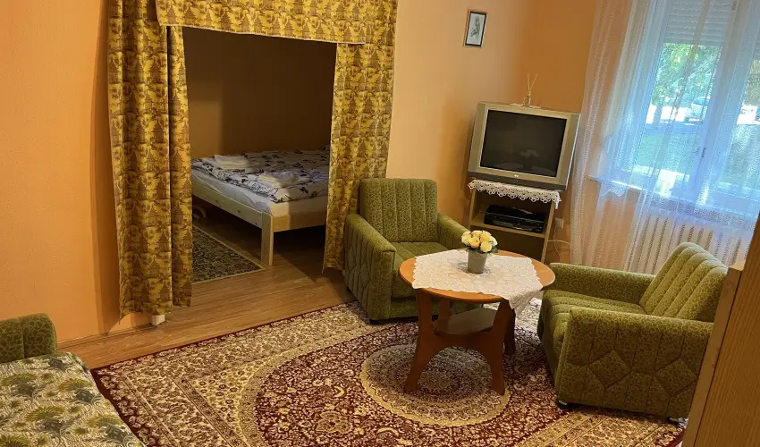 Vica Apartman Tisza�jv�ros - M�jus 1. (min. 2 �j)